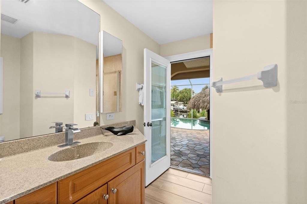 For Sale: $915,000 (3 beds, 3 baths, 2377 Square Feet)
