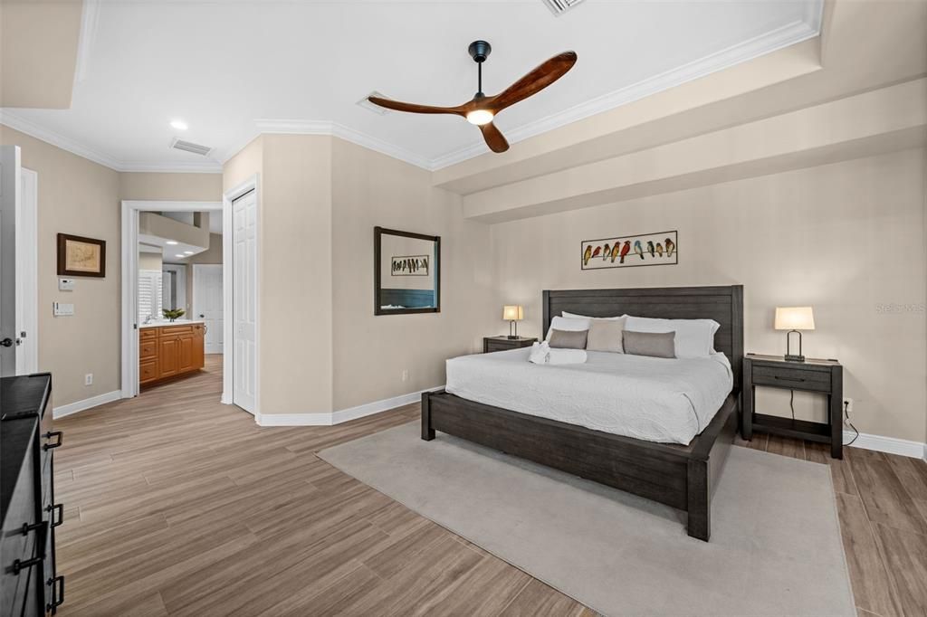 For Sale: $915,000 (3 beds, 3 baths, 2377 Square Feet)