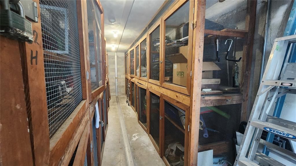 For Sale: $585,000 (2 beds, 2 baths, 882 Square Feet)