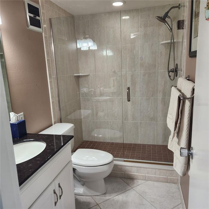 For Sale: $585,000 (2 beds, 2 baths, 882 Square Feet)