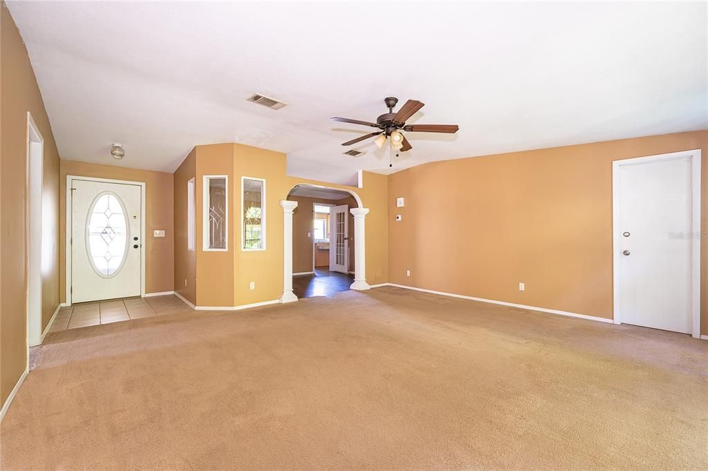 For Sale: $280,000 (4 beds, 3 baths, 2208 Square Feet)