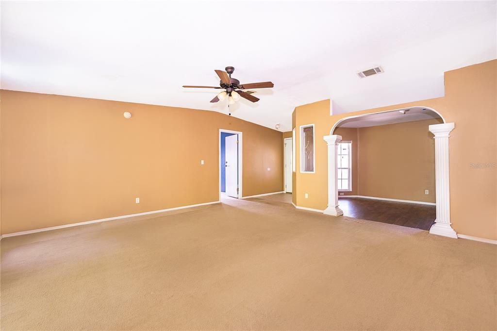For Sale: $280,000 (4 beds, 3 baths, 2208 Square Feet)