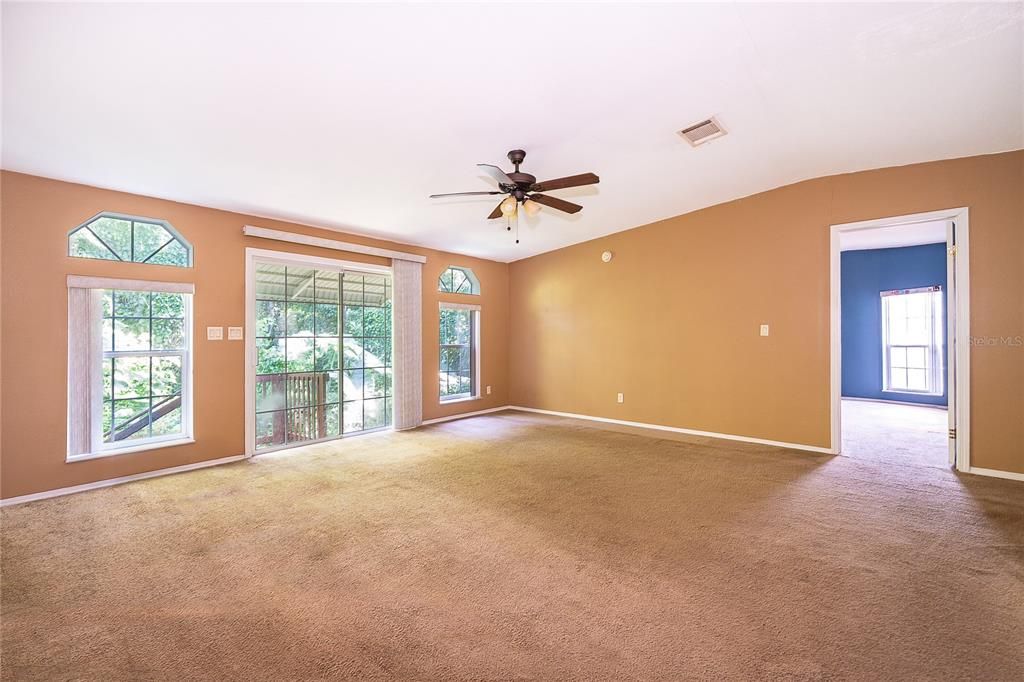 For Sale: $280,000 (4 beds, 3 baths, 2208 Square Feet)