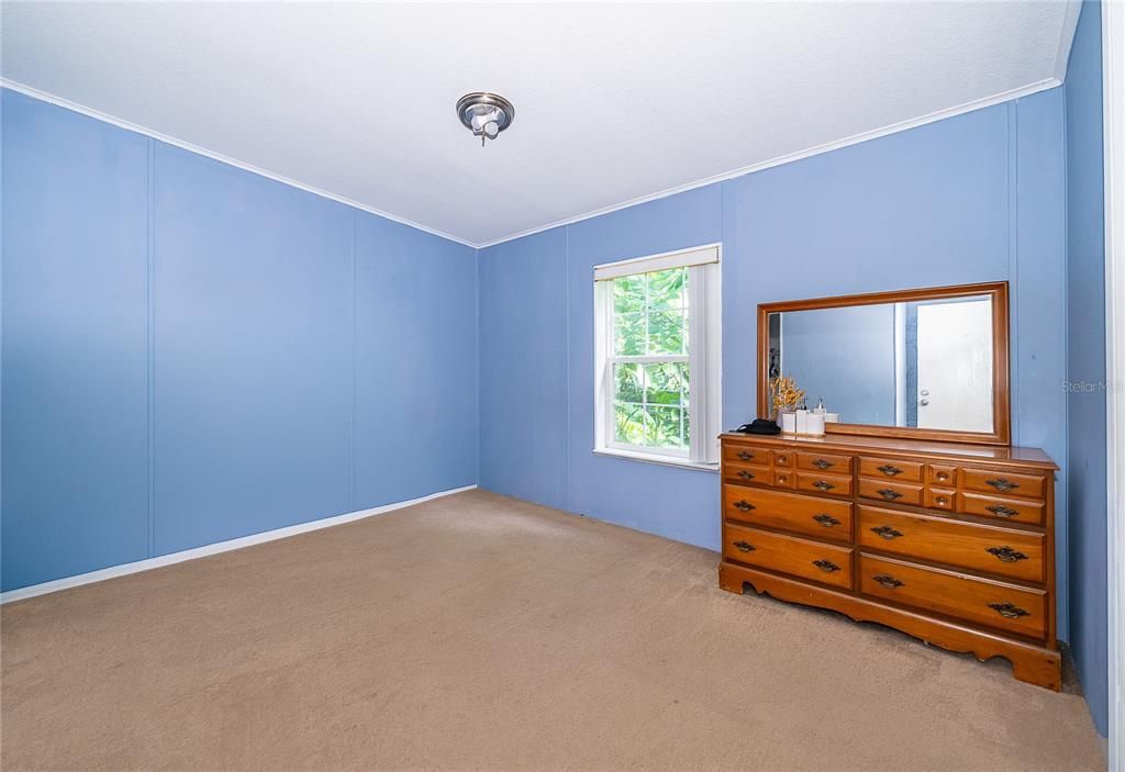 For Sale: $280,000 (4 beds, 3 baths, 2208 Square Feet)