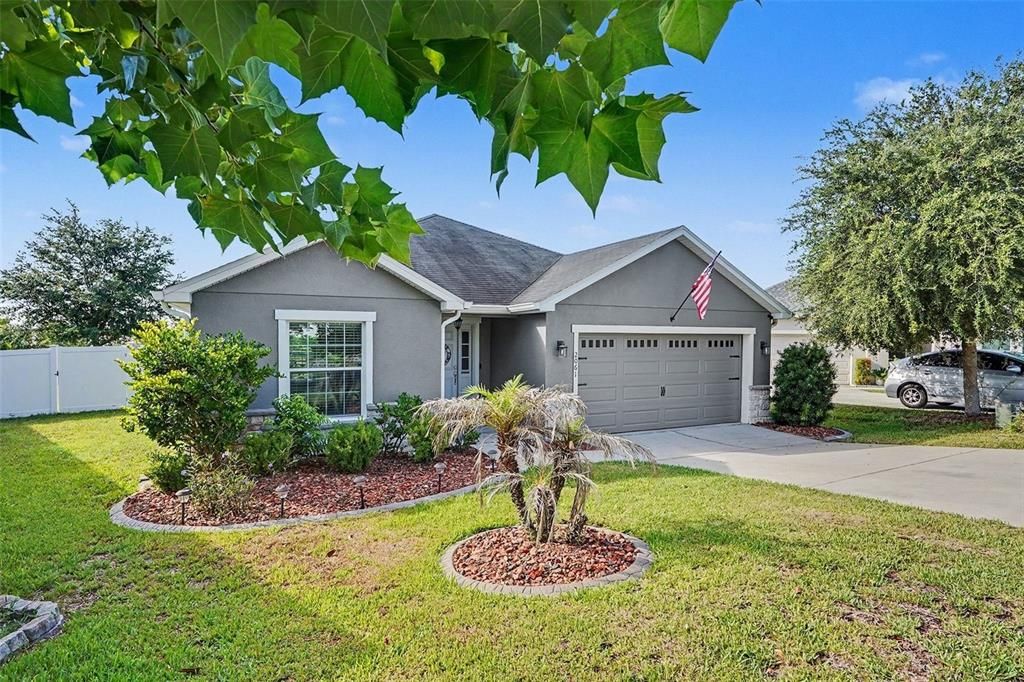 For Sale: $325,000 (4 beds, 2 baths, 2094 Square Feet)