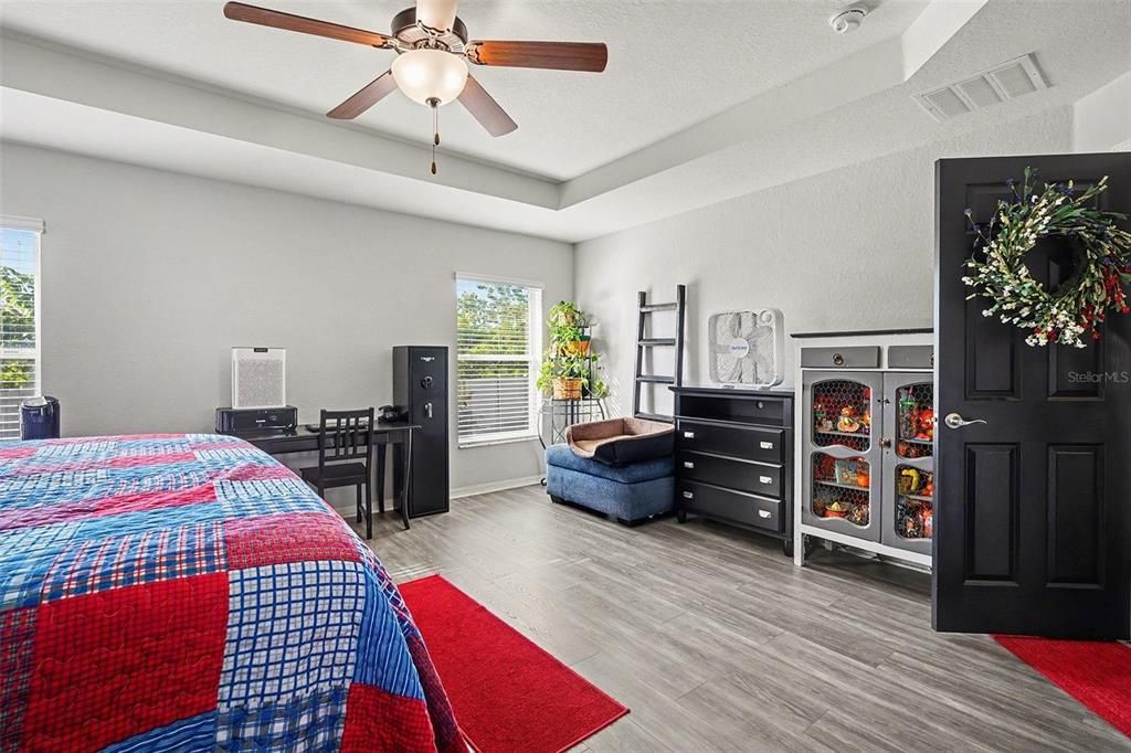 For Sale: $325,000 (4 beds, 2 baths, 2094 Square Feet)