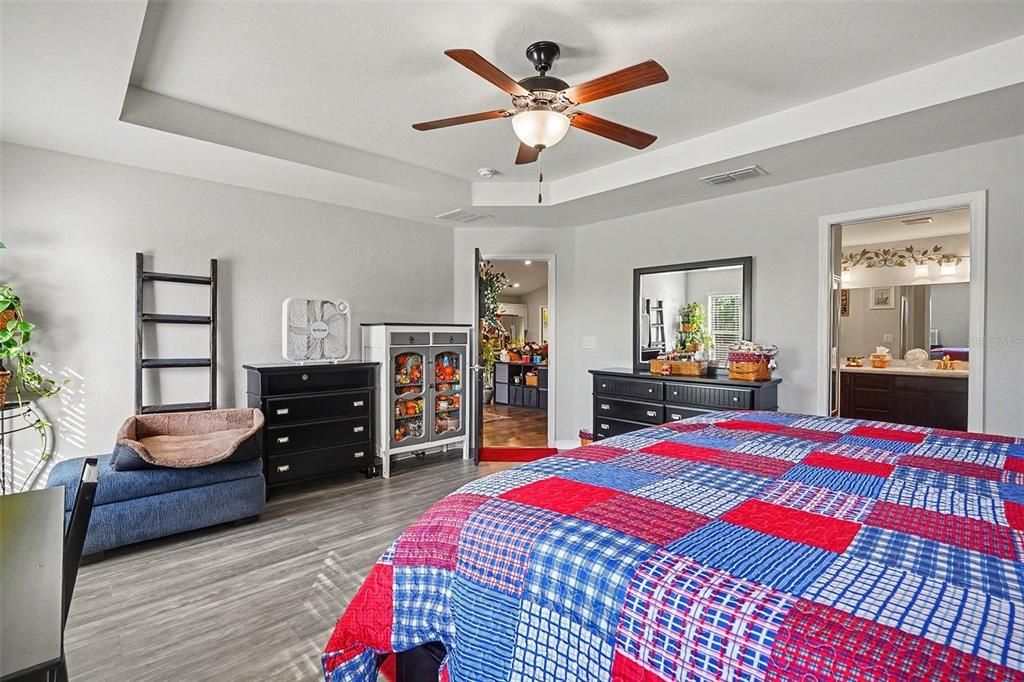 For Sale: $325,000 (4 beds, 2 baths, 2094 Square Feet)