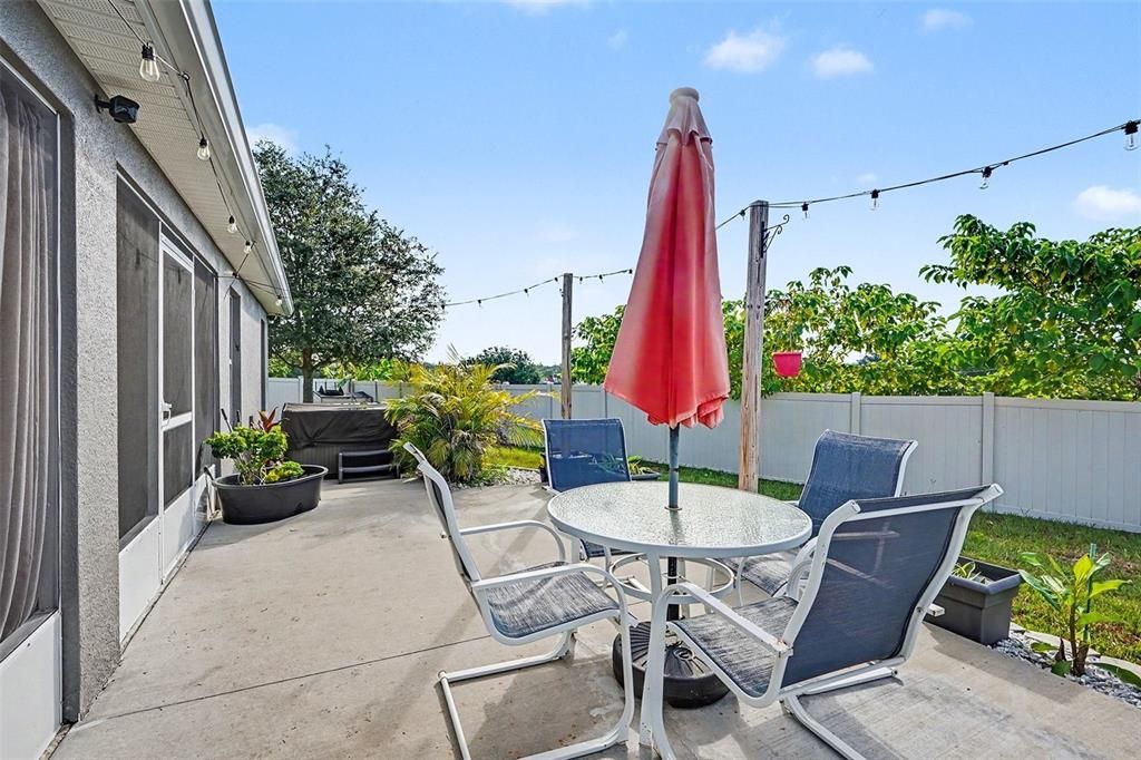 For Sale: $325,000 (4 beds, 2 baths, 2094 Square Feet)