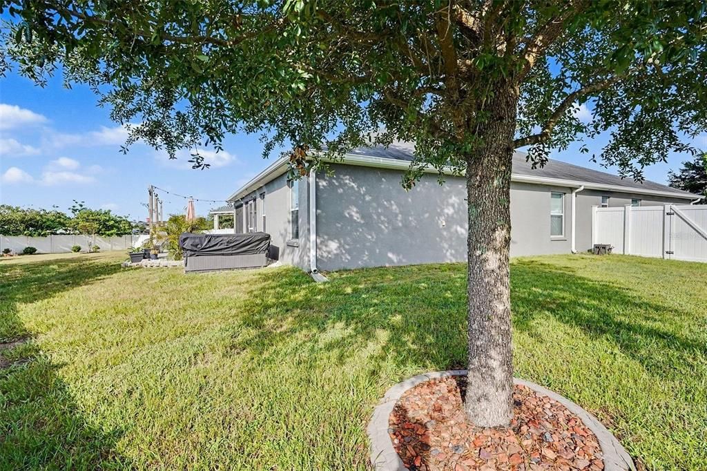 For Sale: $325,000 (4 beds, 2 baths, 2094 Square Feet)
