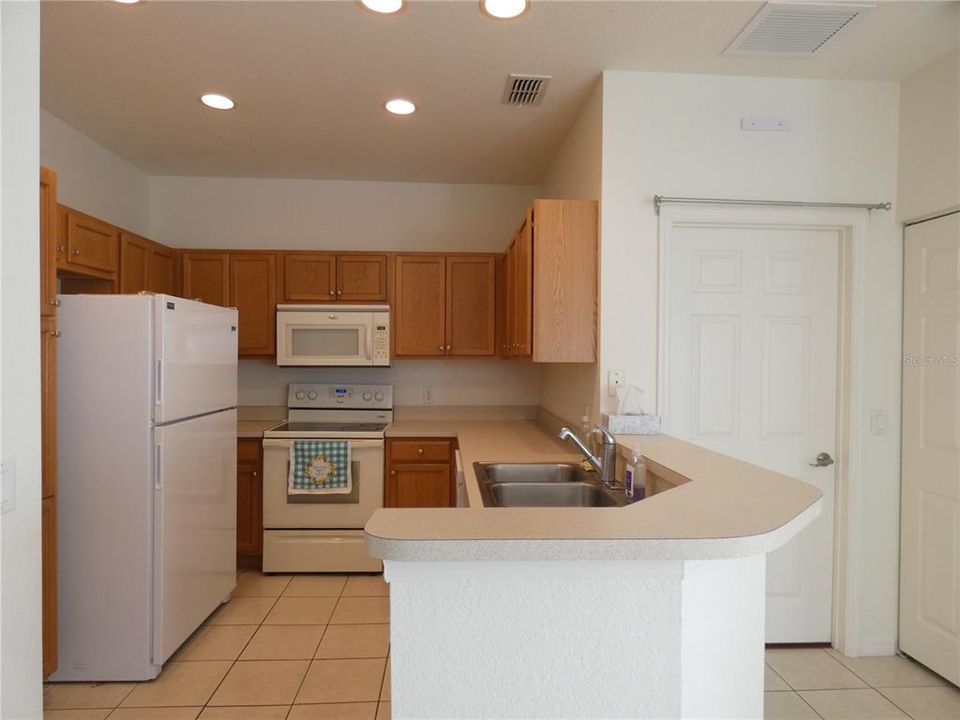 For Sale: $269,000 (3 beds, 2 baths, 1465 Square Feet)