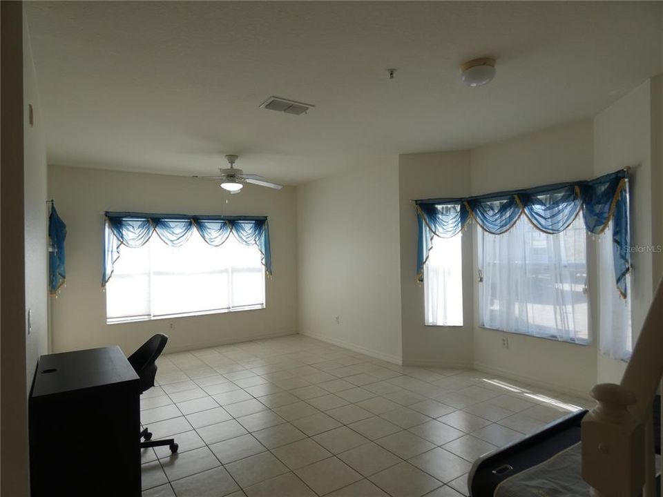 For Sale: $269,000 (3 beds, 2 baths, 1465 Square Feet)