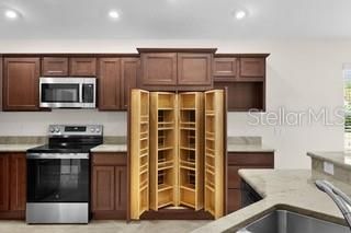 For Sale: $537,000 (3 beds, 2 baths, 1956 Square Feet)