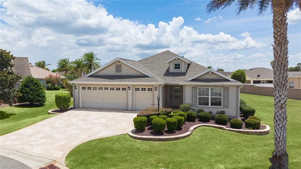 For Sale: $537,000 (3 beds, 2 baths, 1956 Square Feet)