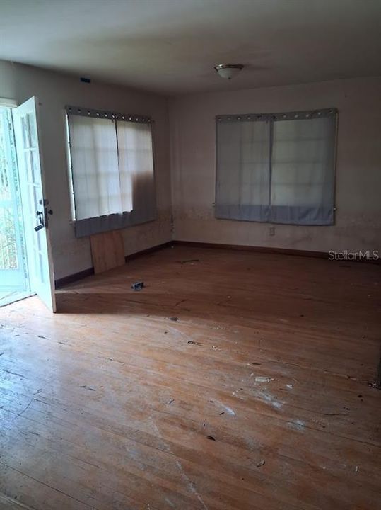 For Sale: $640,000 (5 beds, 0 baths, 3410 Square Feet)
