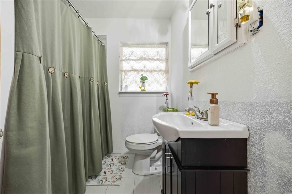 For Sale: $204,900 (3 beds, 2 baths, 1187 Square Feet)