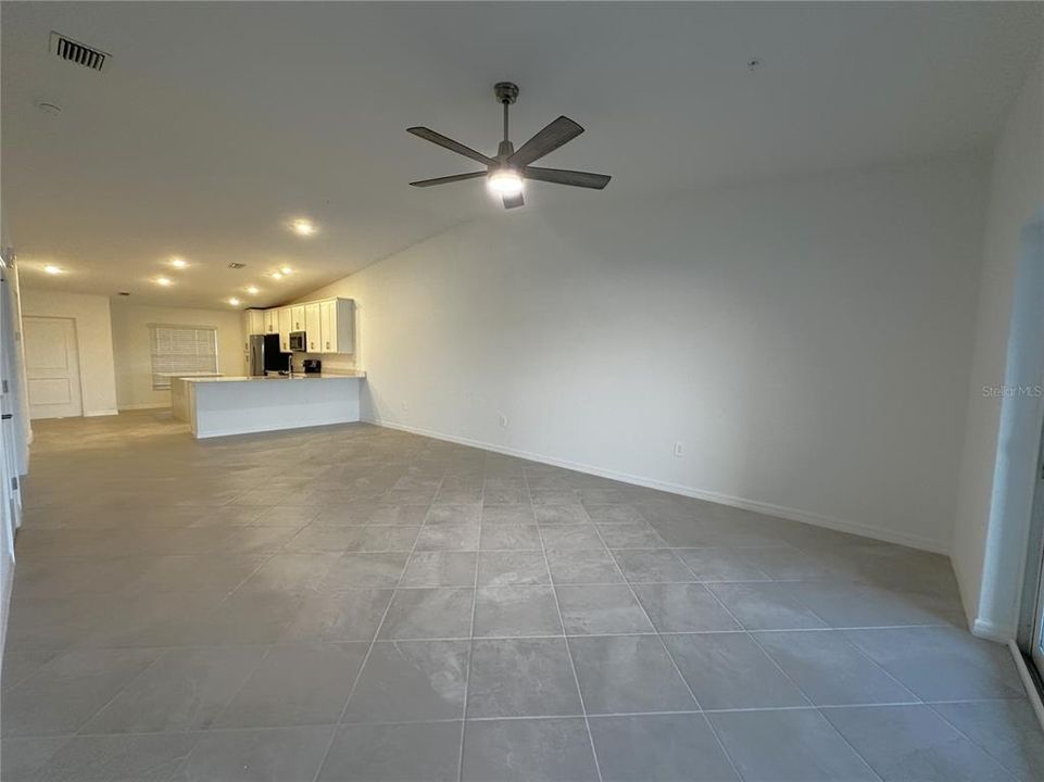For Rent: $2,195 (2 beds, 2 baths, 1569 Square Feet)