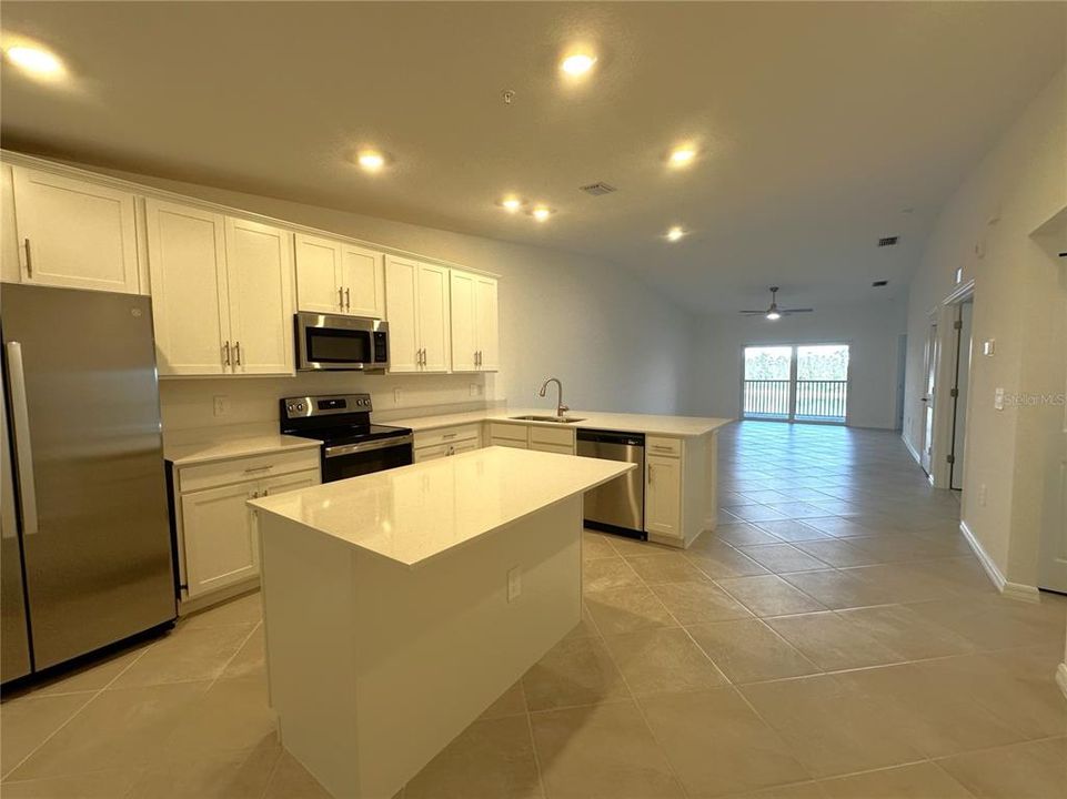 For Rent: $2,195 (2 beds, 2 baths, 1569 Square Feet)