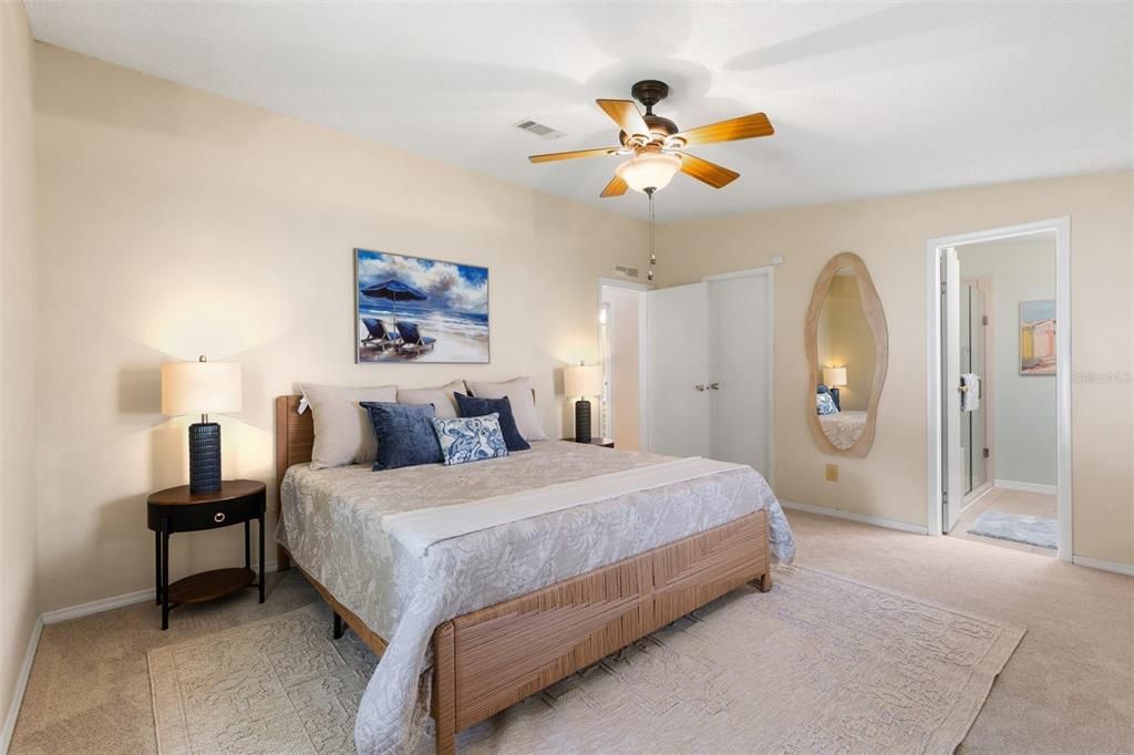 For Sale: $224,900 (2 beds, 2 baths, 1290 Square Feet)