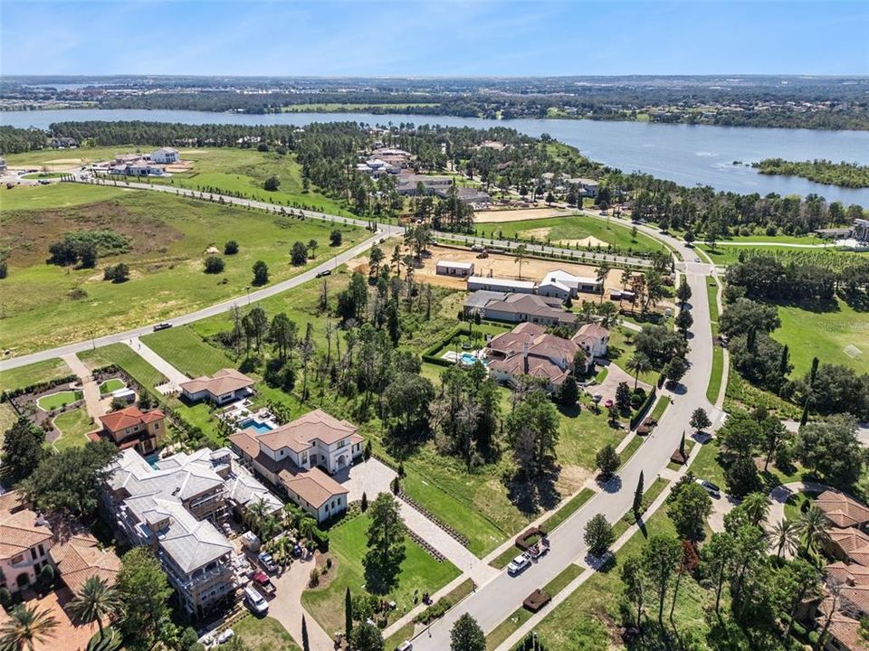 待售: $895,000 (1.58 acres)