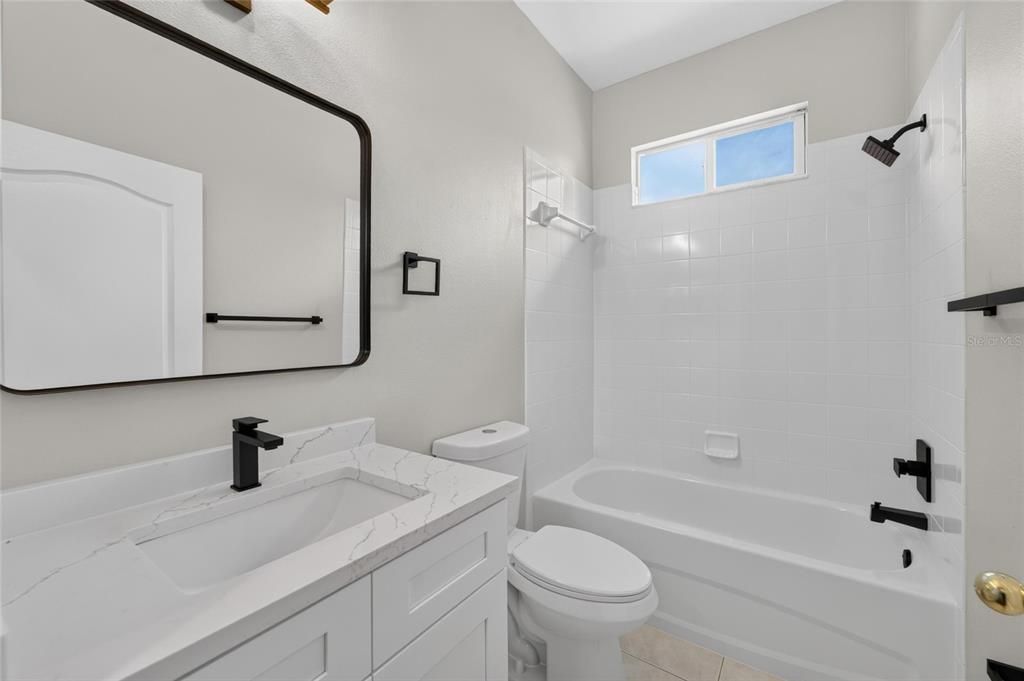 En Venta: $549,000 (4 camas, 3 baños, 2556 Pies cuadrados)