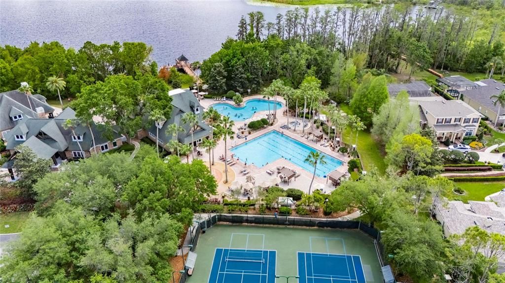 En Venta: $549,000 (4 camas, 3 baños, 2556 Pies cuadrados)