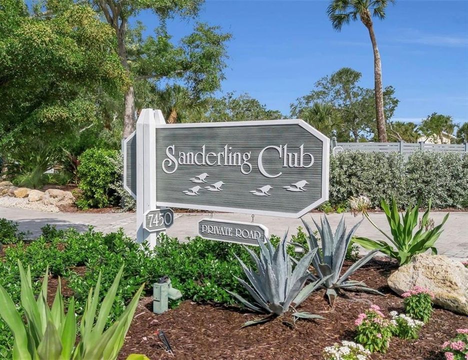 For Sale: $8,000,000 (0.89 acres)