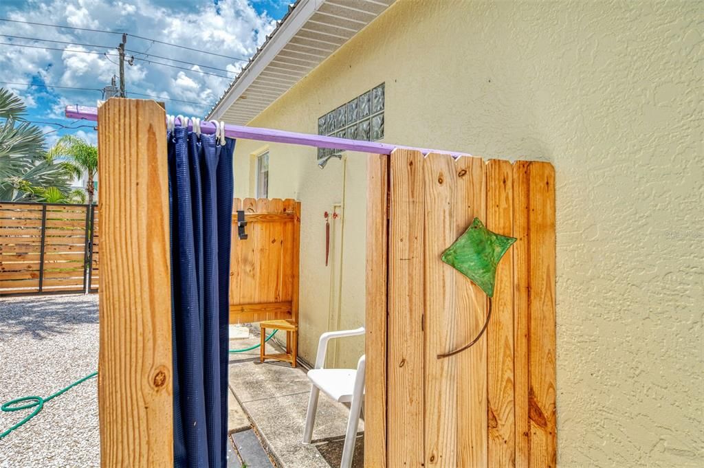 For Rent: $4,500 (3 beds, 2 baths, 1438 Square Feet)