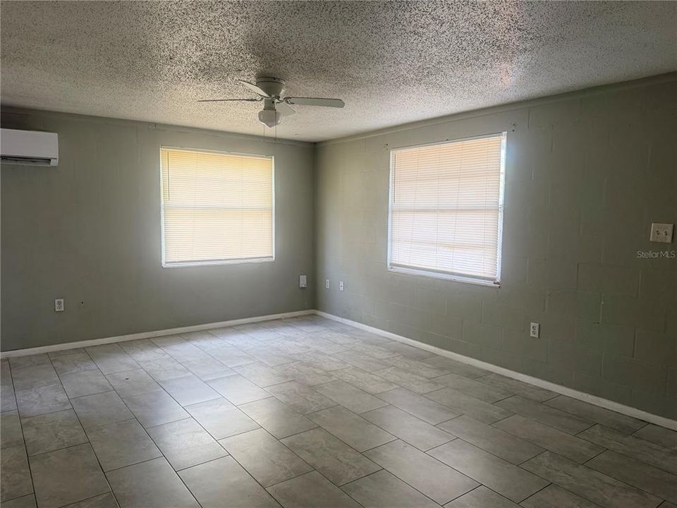 For Sale: $265,000 (4 beds, 0 baths, 1560 Square Feet)