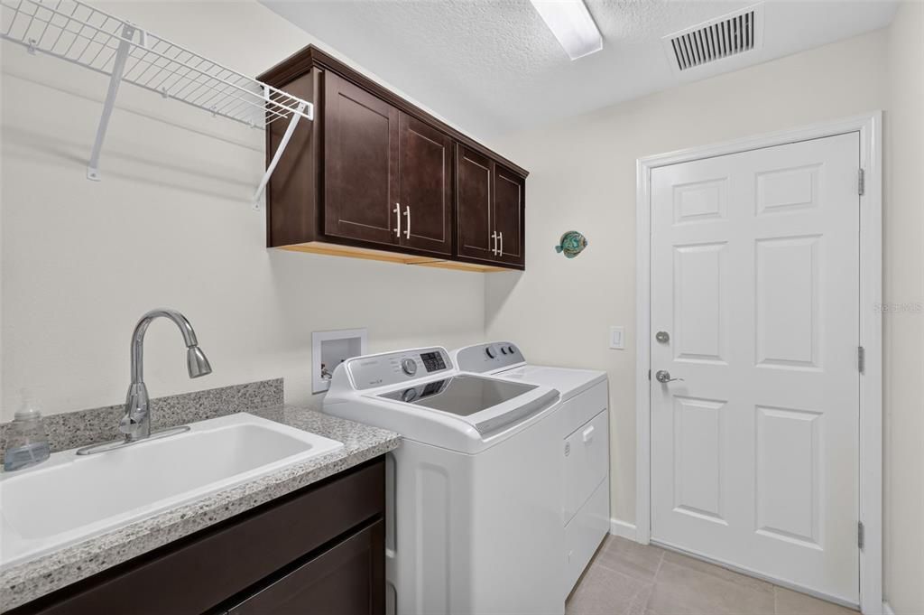 For Sale: $459,000 (3 beds, 2 baths, 1539 Square Feet)
