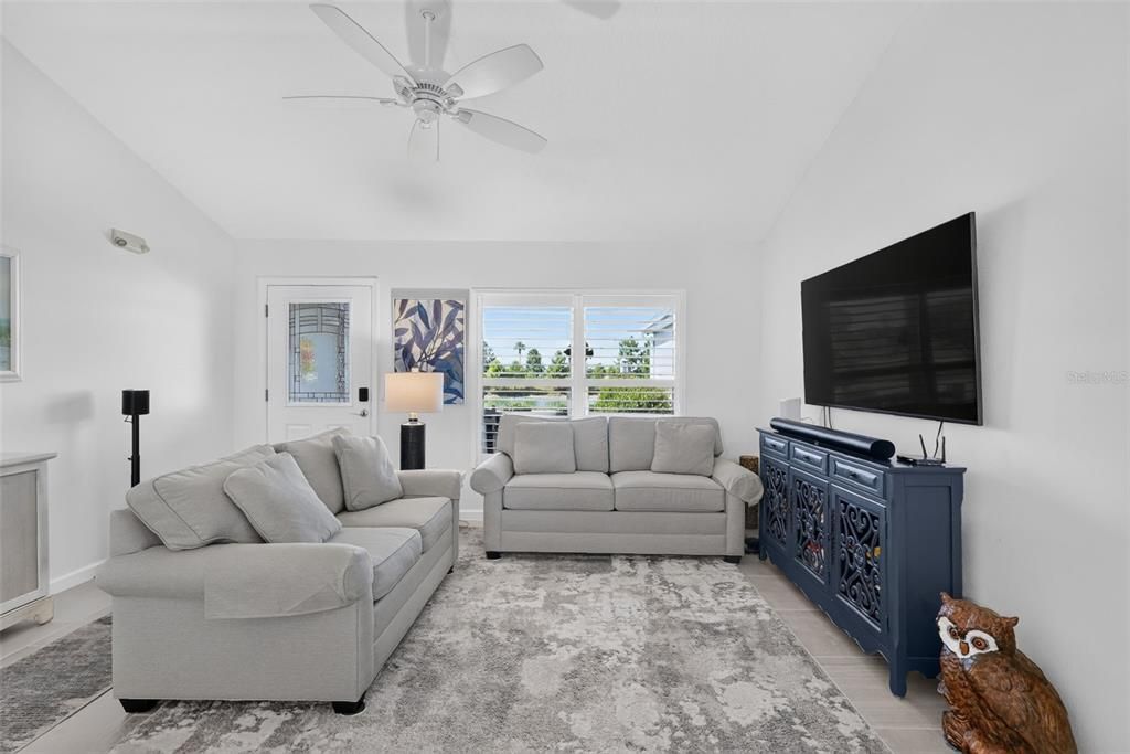 For Sale: $459,000 (3 beds, 2 baths, 1539 Square Feet)