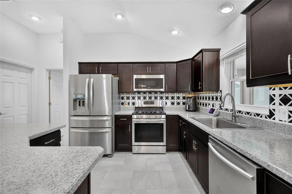 For Sale: $459,000 (3 beds, 2 baths, 1539 Square Feet)