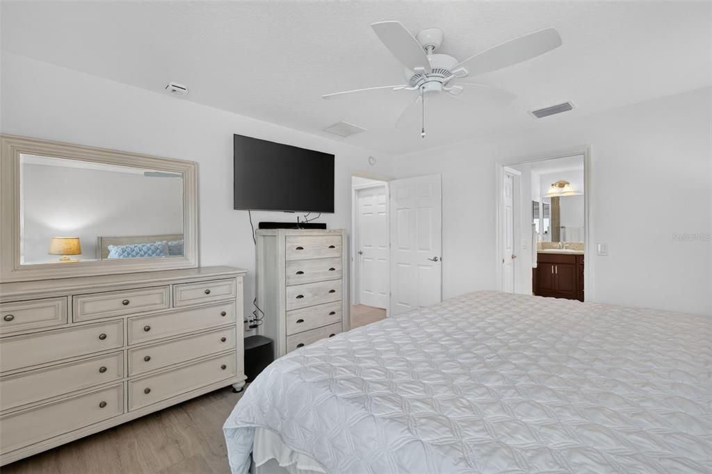 For Sale: $459,000 (3 beds, 2 baths, 1539 Square Feet)