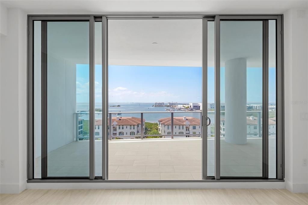 For Sale: $2,100,000 (3 beds, 3 baths, 2411 Square Feet)
