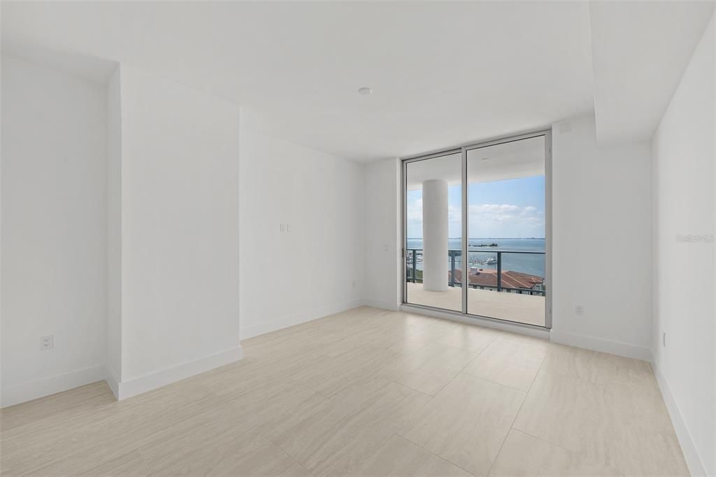 For Sale: $2,100,000 (3 beds, 3 baths, 2411 Square Feet)