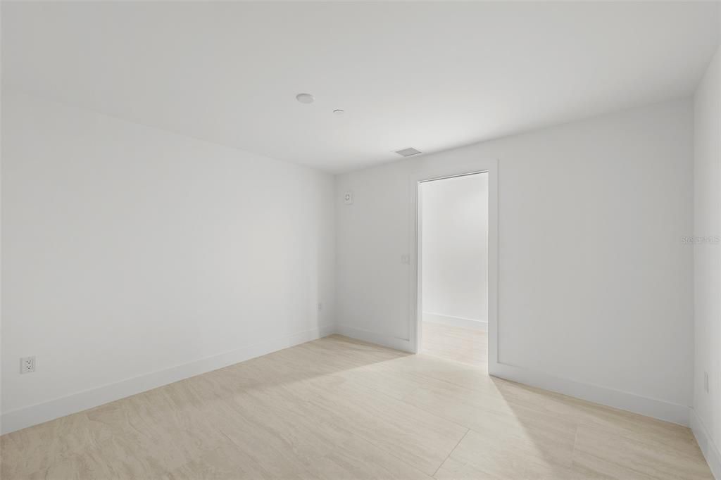 For Sale: $2,100,000 (3 beds, 3 baths, 2411 Square Feet)