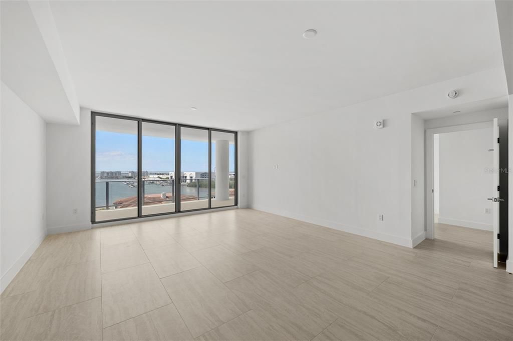 For Sale: $2,100,000 (3 beds, 3 baths, 2411 Square Feet)