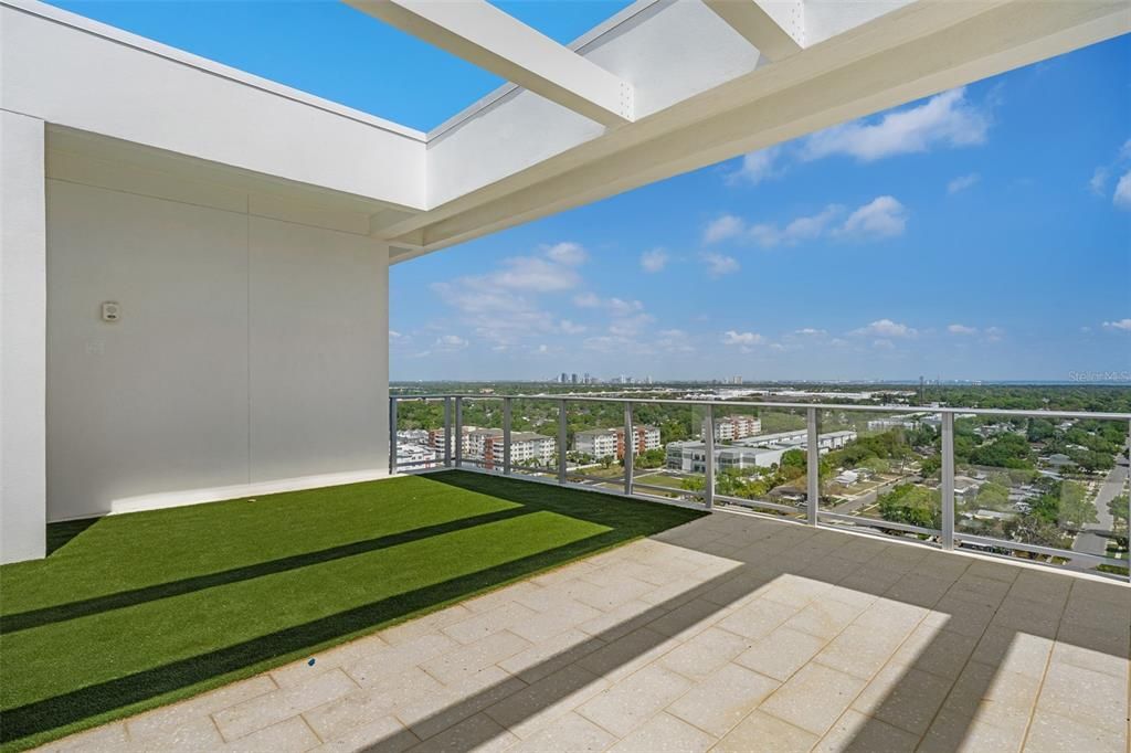 For Sale: $2,100,000 (3 beds, 3 baths, 2411 Square Feet)