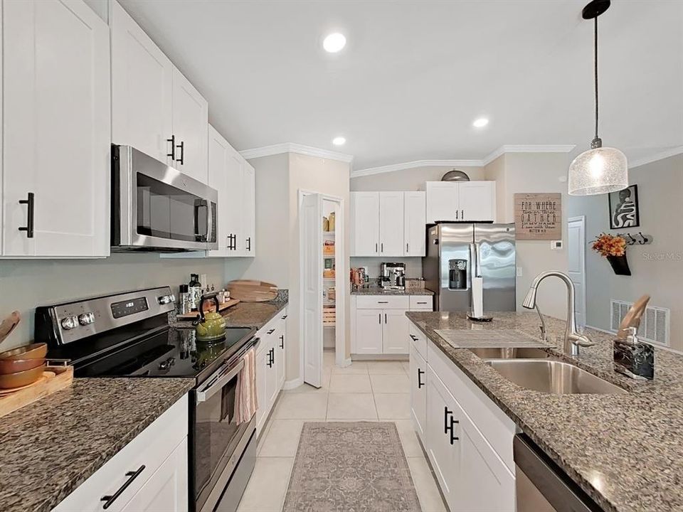 For Sale: $369,000 (4 beds, 2 baths, 1935 Square Feet)
