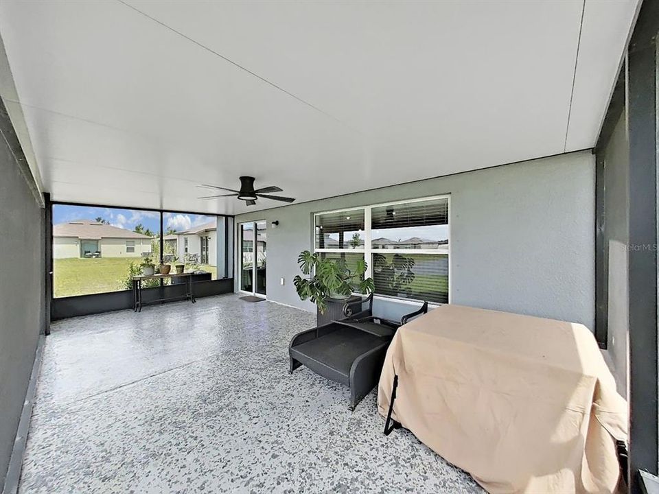 For Sale: $369,000 (4 beds, 2 baths, 1935 Square Feet)