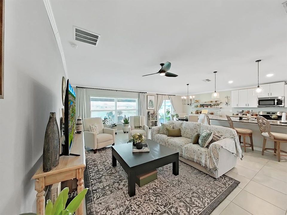 For Sale: $369,000 (4 beds, 2 baths, 1935 Square Feet)