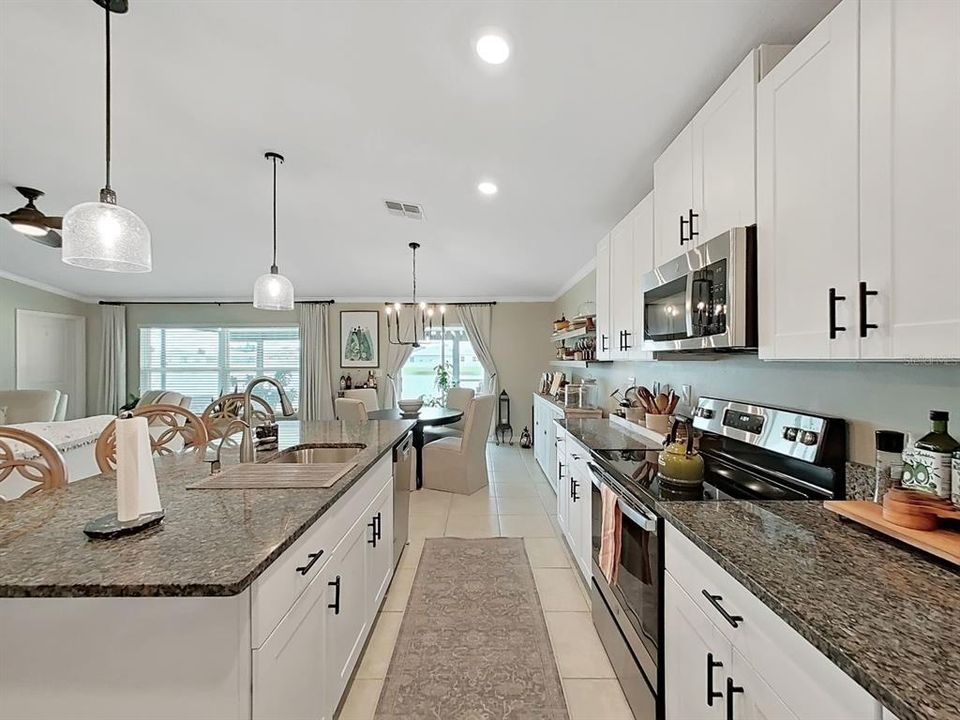 For Sale: $369,000 (4 beds, 2 baths, 1935 Square Feet)