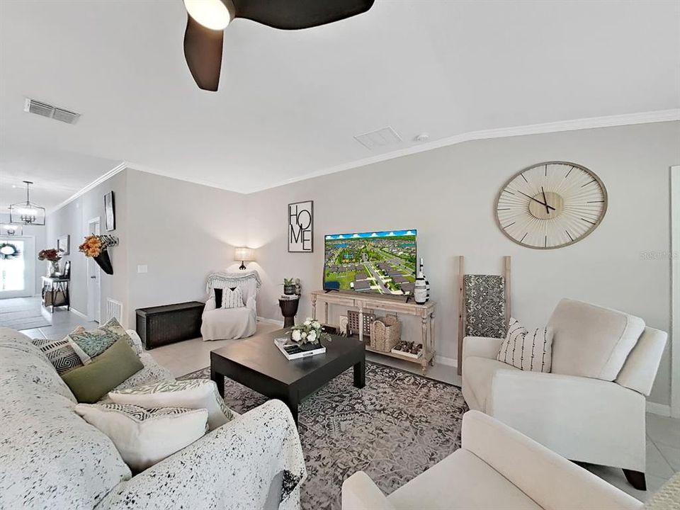 For Sale: $369,000 (4 beds, 2 baths, 1935 Square Feet)