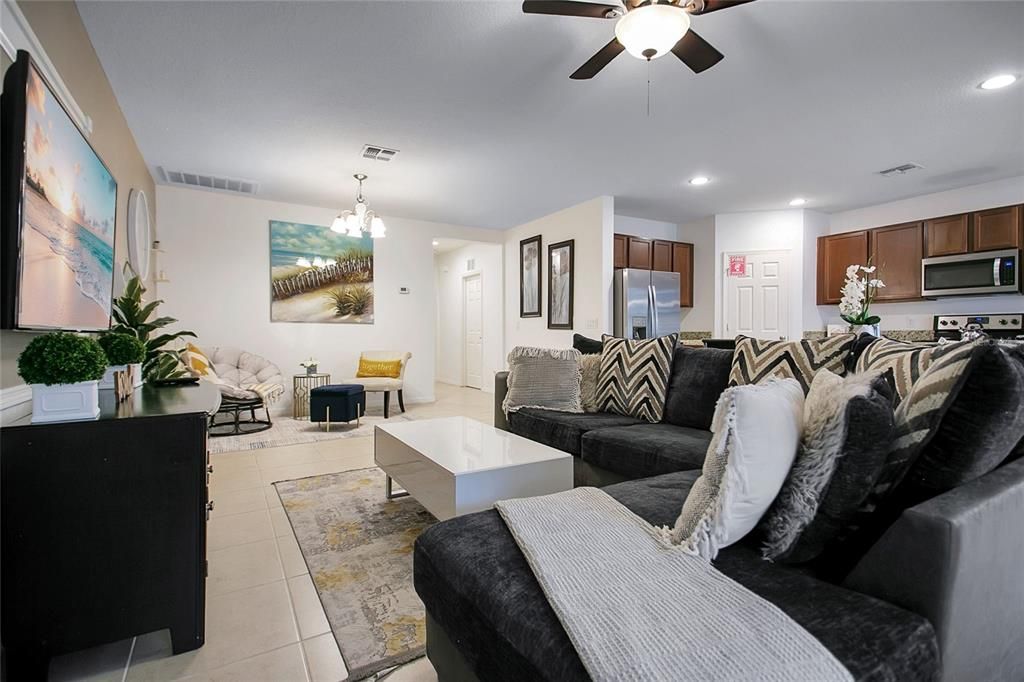 For Sale: $449,000 (4 beds, 3 baths, 1951 Square Feet)