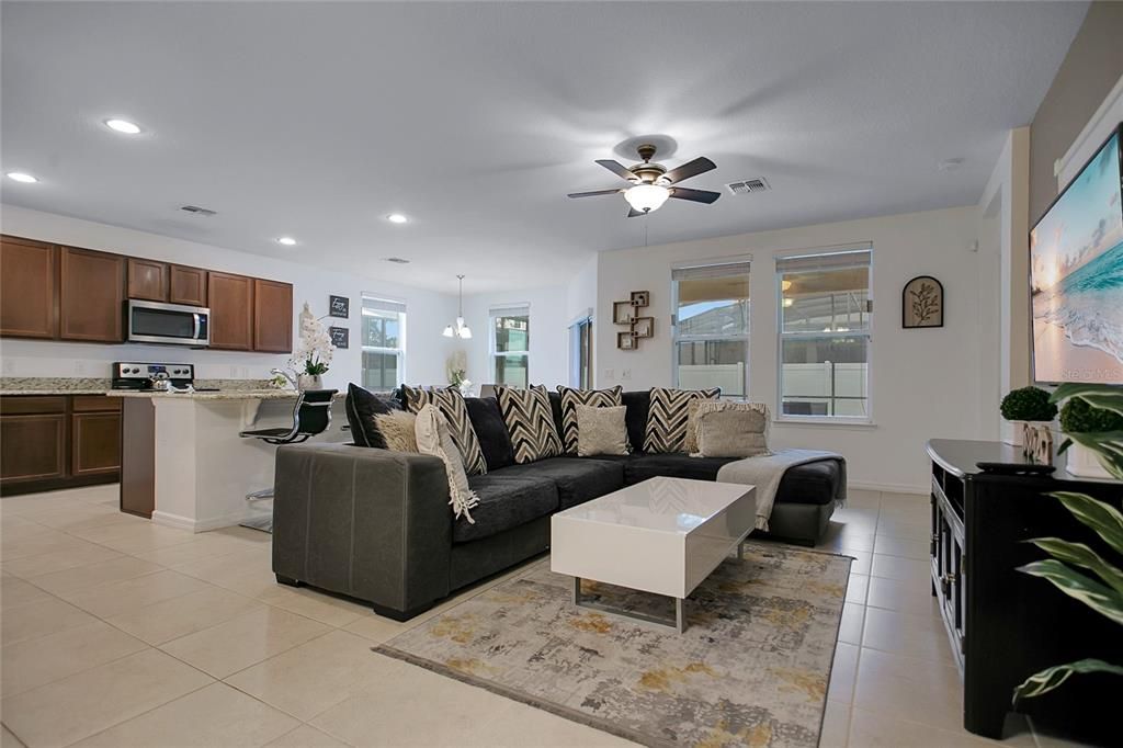 For Sale: $449,000 (4 beds, 3 baths, 1951 Square Feet)