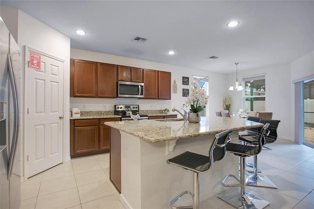 For Sale: $449,000 (4 beds, 3 baths, 1951 Square Feet)