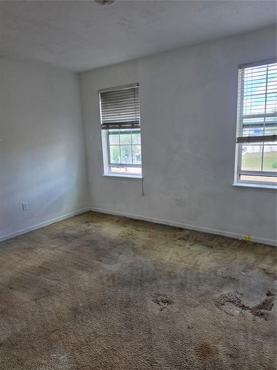 For Sale: $365,000 (5 beds, 3 baths, 2970 Square Feet)