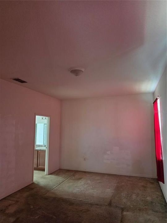 For Sale: $365,000 (5 beds, 3 baths, 2970 Square Feet)