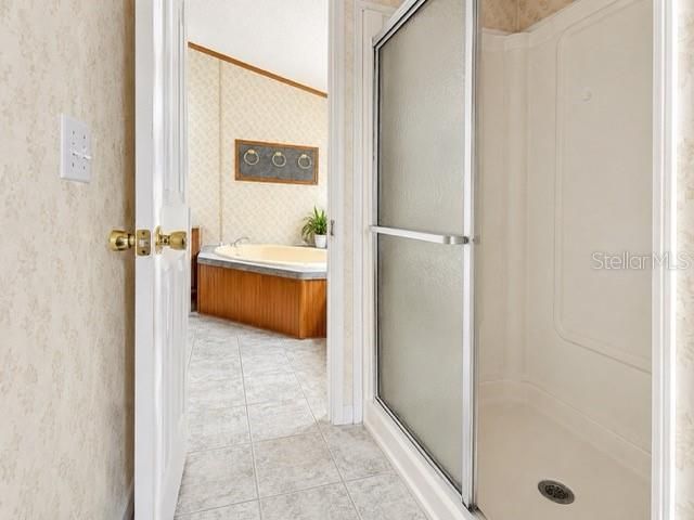 For Sale: $199,900 (3 beds, 2 baths, 2052 Square Feet)