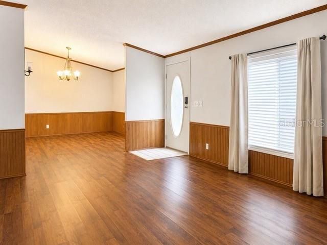 For Sale: $199,900 (3 beds, 2 baths, 2052 Square Feet)