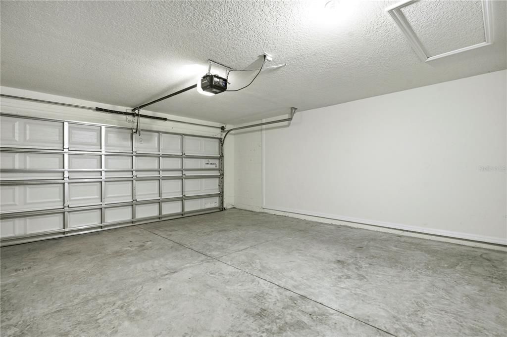 For Rent: $2,200 (3 beds, 2 baths, 1405 Square Feet)